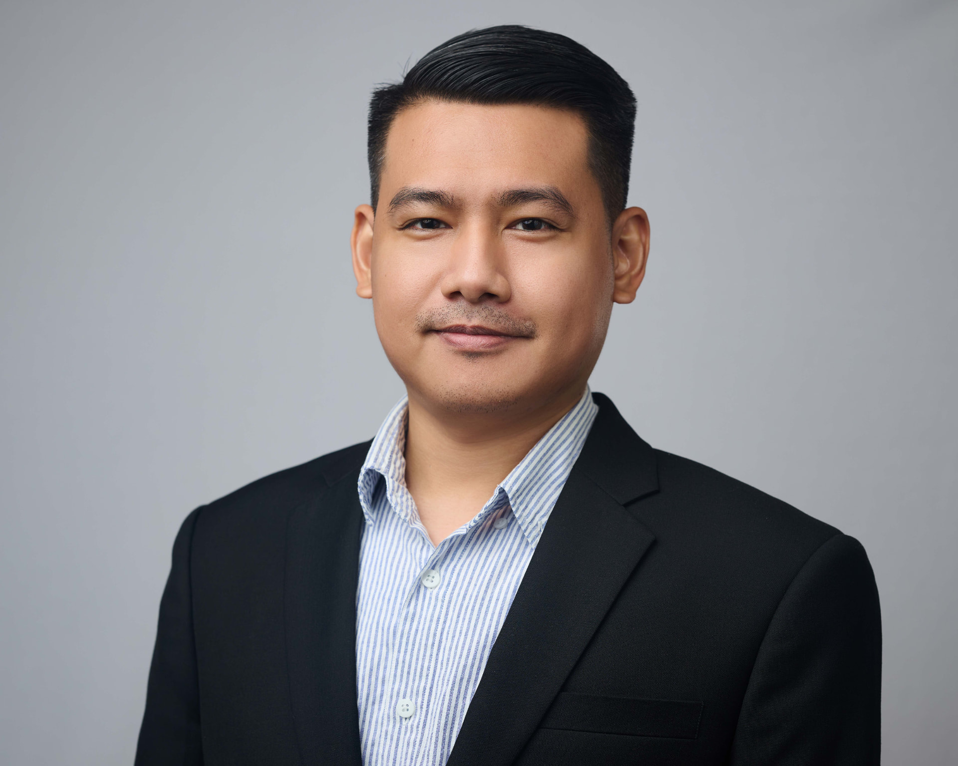 Anthony Esguerra, Filipino journalist and newsroom leader in New York City